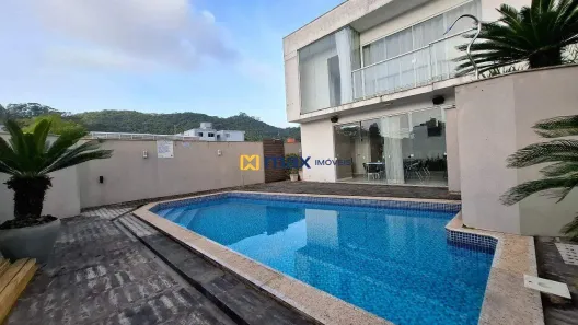 Casa com 3 Quartos à venda, 187m² no Fazendinha, Itajaí