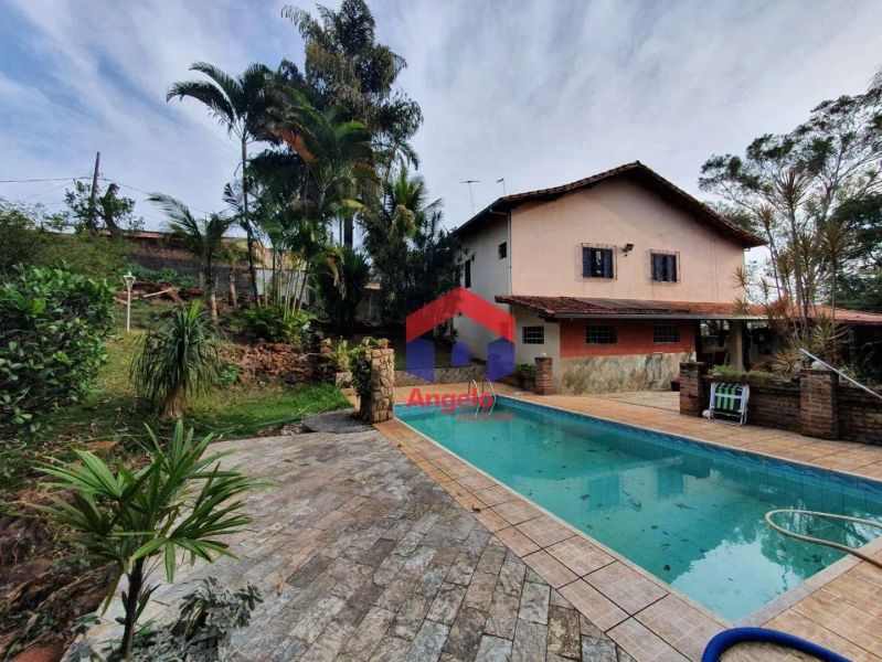 Casa com 3 quartos — Trevo, Belo Horizonte