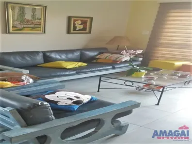 Sobrado com 3 Quartos à venda, 233m² no Jardim Siesta, Jacareí