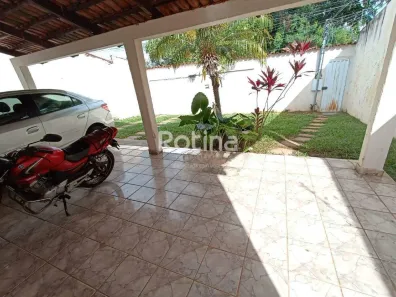 Casa com 3 Quartos à venda, 120m² no Cidade Jardim, Uberlândia