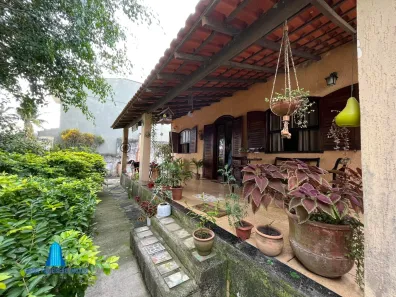 Casa com 4 Quartos à venda, 158m² no Parque Hotel, Araruama