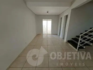 Casa de Condomínio com 3 Quartos para alugar, 95m² no Morada da Colina, Uberlândia