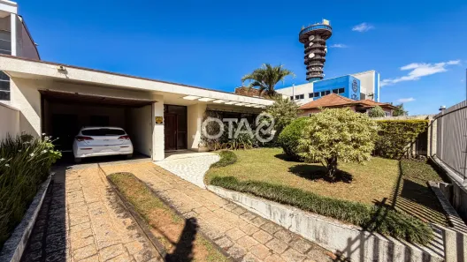 Casa com 3 Quartos à venda, 327m² no Mercês, Curitiba