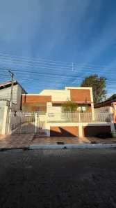 Casa com 3 Quartos para alugar, 122m² no Vila Regina Célia, Cruzeiro