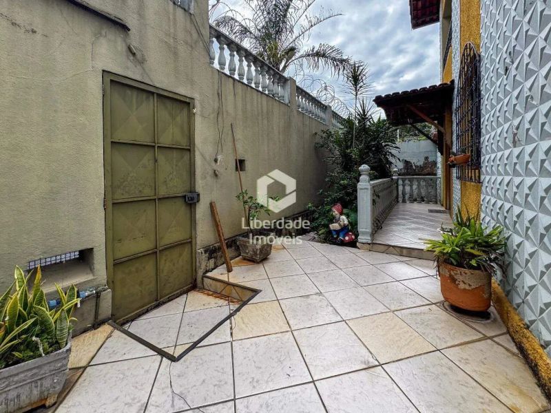 Casa com 4 quartos — Padre Eustáquio, Belo Horizonte