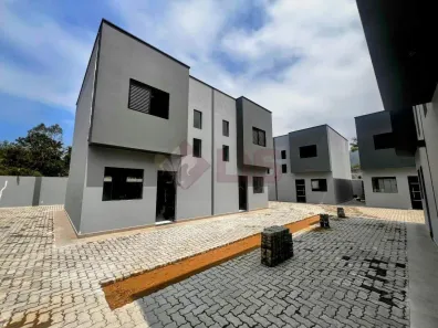 Casa com 2 Quartos à venda, 75m² no Massaguaçu, Caraguatatuba