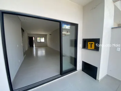 Sobrado com 3 Quartos à venda, 142m² no Costa e Silva, Joinville