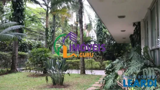 Casa com 7 Quartos para alugar, 1500m² no Jardim Guedala, São Paulo
