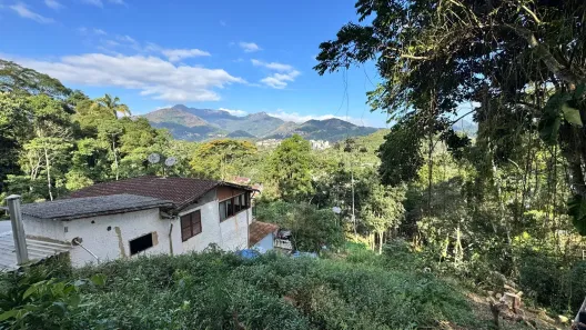 Lote/Terreno à venda, 1758m² no Duchas, Petrópolis
