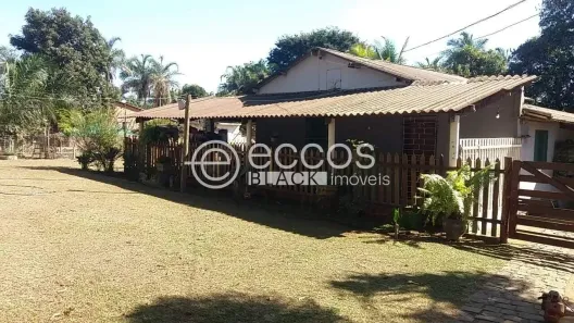 Fazenda/Sítio com 4 Quartos à venda, 150m² no Morada do Sol, Uberlândia