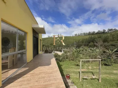 Fazenda/Sítio com 3 Quartos à venda, 136m² no Centro, Guararema