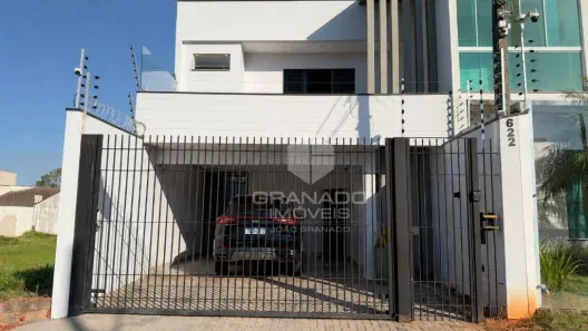 Sobrado com 3 Quartos à venda, 189m² no Jardim Higienópolis, Maringá