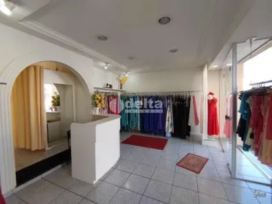 Casa com 2 Quartos à venda, 200m² no Martins, Uberlândia