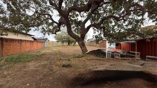 Lote/Terreno à venda, 275m² no Loteamento Bertaville, Palmas