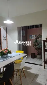 Casa com 3 Quartos à venda, 155m² no Jardim Patrícia, Uberlândia