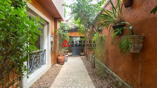 Casa com 3 Quartos à venda, 340m² no Jardim Luzitânia, São Paulo