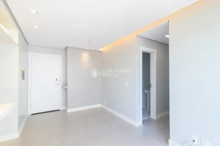 Apartamento com 2 Quartos para alugar, 55m² no Camaquã, Porto Alegre