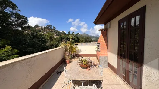Apartamento com 2 Quartos à venda, 75m² no Pedro do Rio, Petrópolis