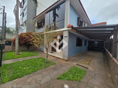 Casa com 4 Quartos à venda, 270m² no Camobi, Santa Maria