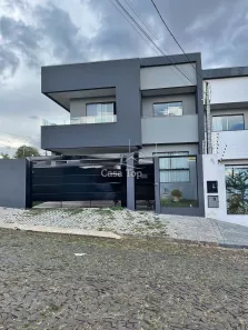 Sobrado com 3 Quartos à venda, 180m² no Uvaranas, Ponta Grossa