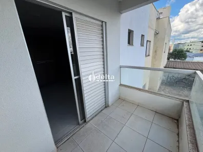 Apartamento com 2 Quartos à venda, 66m² no Jardim Patrícia, Uberlândia