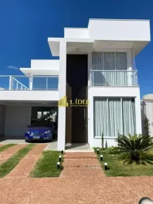 Casa de Condomínio com 3 Quartos para alugar, 251m² no Novo Mundo, Uberlândia