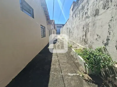 Casa com 2 Quartos para alugar, 51m² no Martins, Uberlândia