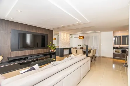Sobrado com 3 Quartos à venda, 174m² no Uberaba, Curitiba