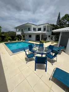 Casa de Condomínio com 6 Quartos para alugar, 450m² no Busca Vida (Abrantes), Camaçari