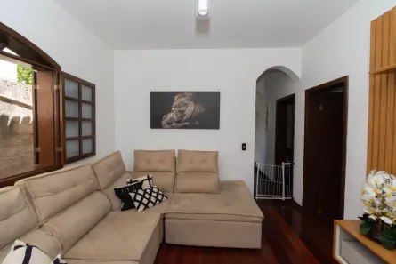 Casa com 3 Quartos à venda, 364m² no Califórnia, Belo Horizonte