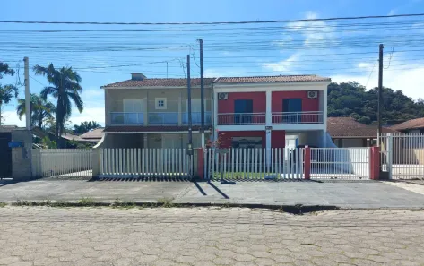 Casa com 4 Quartos à venda, 190m² no Guaratuba, Guaratuba