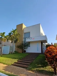 Sobrado com 4 Quartos à venda, 320m² no Jardins Atenas, Goiânia