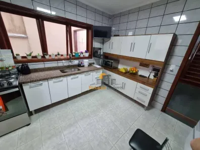 Casa de Condomínio com 3 Quartos à venda, 179m² no Jardim Olympia, São Paulo