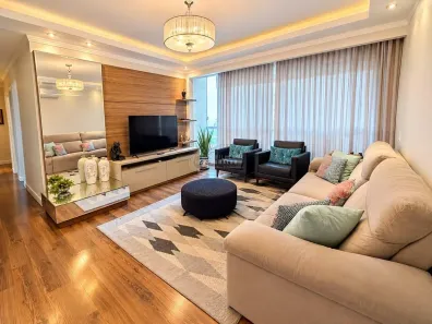 Apartamento com 3 Quartos para alugar, 170m² no Centro, Balneário Camboriú
