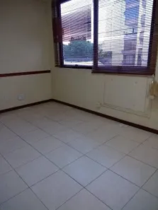 Sala Comercial à venda, 38m² no Menino Deus, Porto Alegre