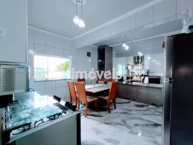 Casa com 3 Quartos à venda, 120m² no Vila Cristina, Betim