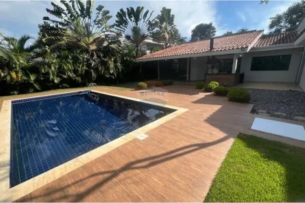 Casa de Condomínio com 4 Quartos para alugar, 500m² no Barreiro, Araçoiaba da Serra