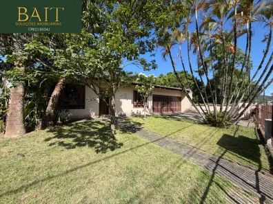 Casa com 3 Quartos à venda, 270m² no Saguaçu, Joinville