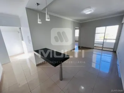 Apartamento com 2 Quartos para alugar, 67m² no Centro, Uberlândia