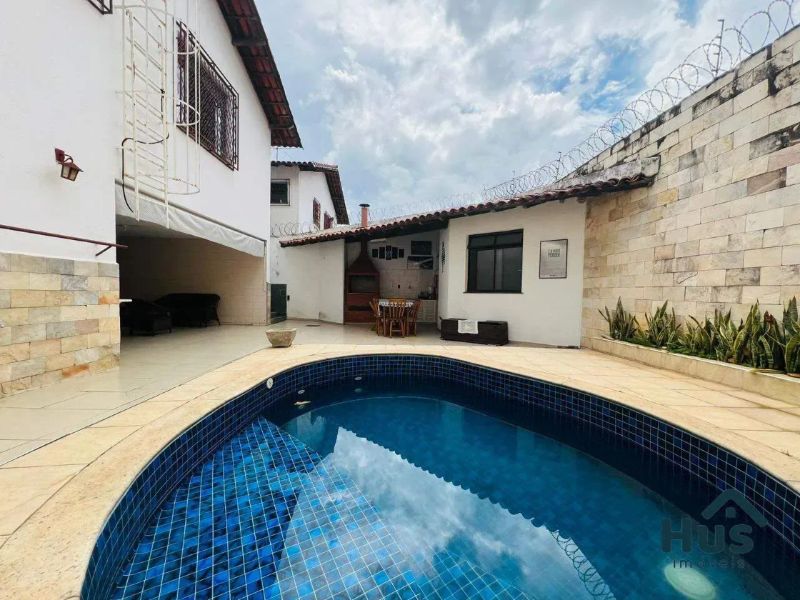 Casa com 5 quartos — Santa Branca, Belo Horizonte
