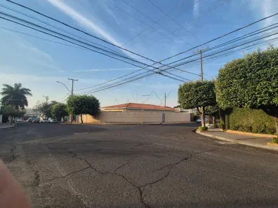 Casa com 3 Quartos à venda, 250m² no Vila Brunhari, Bauru