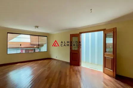 Casa com 4 Quartos à venda, 220m² no Vila Madalena, São Paulo