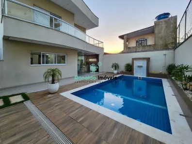 Sobrado com 4 Quartos à venda, 301m² no Centro, Bertioga