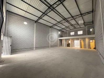 Galpão/Depósito/Armazém para alugar, 212m² no Loteamento Parque Empresarial Adelelmo Corradini, Itatiba