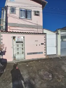 Casa com 1 Quarto para alugar, 50m² no Taquara, Rio de Janeiro