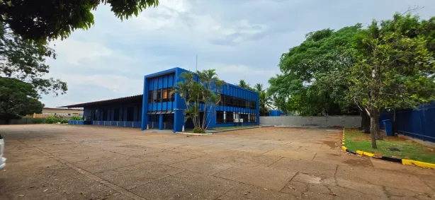 Galpão/Depósito/Armazém com 9 Quartos para alugar, 1500m² no Zona Industrial, Brasília