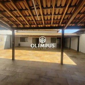 Casa com 3 Quartos para alugar, 300m² no Santa Mônica, Uberlândia