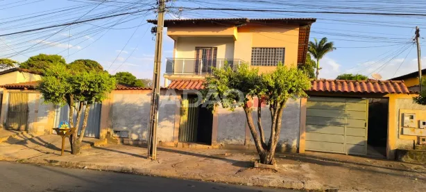 Sobrado com 7 Quartos à venda, 366m² no Jardim Balneário Meia Ponte, Goiânia