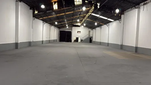 Galpão/Depósito/Armazém para alugar, 750m² no Chácara Califórnia, São Paulo