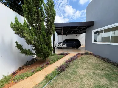 Casa com 3 Quartos à venda, 170m² no Novo Mundo, Uberlândia